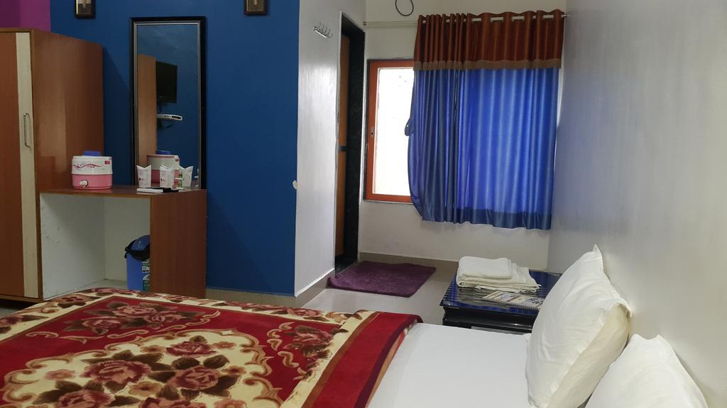 Hotel Krishna Park Resort Diu Room photo